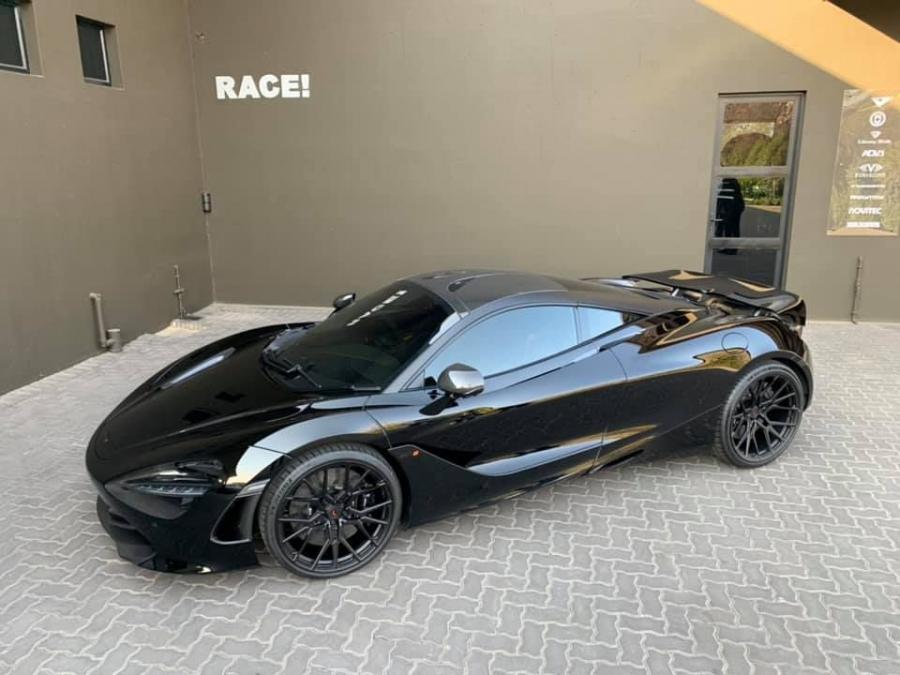 McLaren 720S by RACE! on Vossen Wheels 2019 года  (фото 16 из 21)